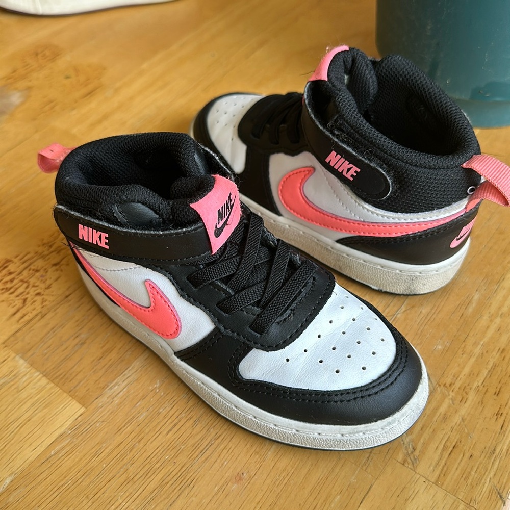 Girls Nike sneakers pink Jordan’s